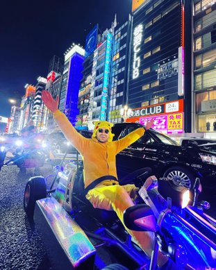 Gokart i Tokyo iklädd i pikachu